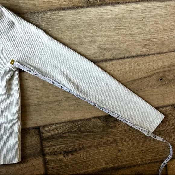 Brandy Melville dual zip arden sweater - Picture 7 of 7